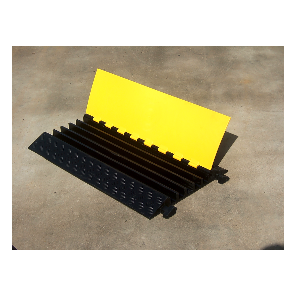 [AC905-CV] Protector de Cable de 5 Canales / Base de Goma y Tapa de Plástico / Capacidad 4.6 Toneladas / Canal 38x35MM / Longitud 90 cm / Amarillo y Negro